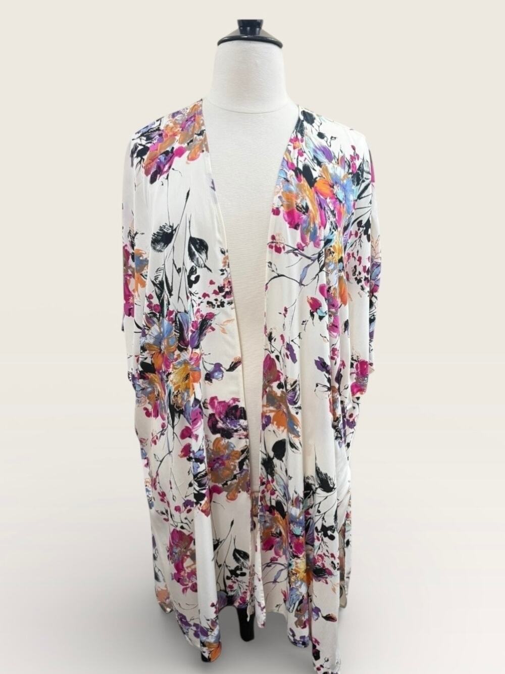 Umgee Floral Short Sleeved Kimono with Side Slits, Size 1X/2X